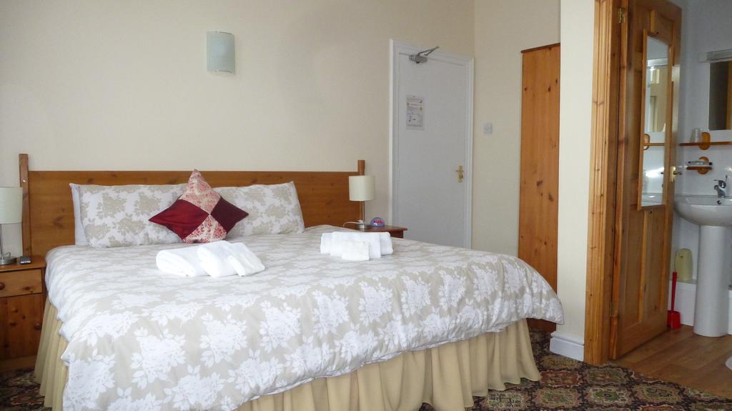 Whitehall Guest House Colwyn Bay Ngoại thất bức ảnh