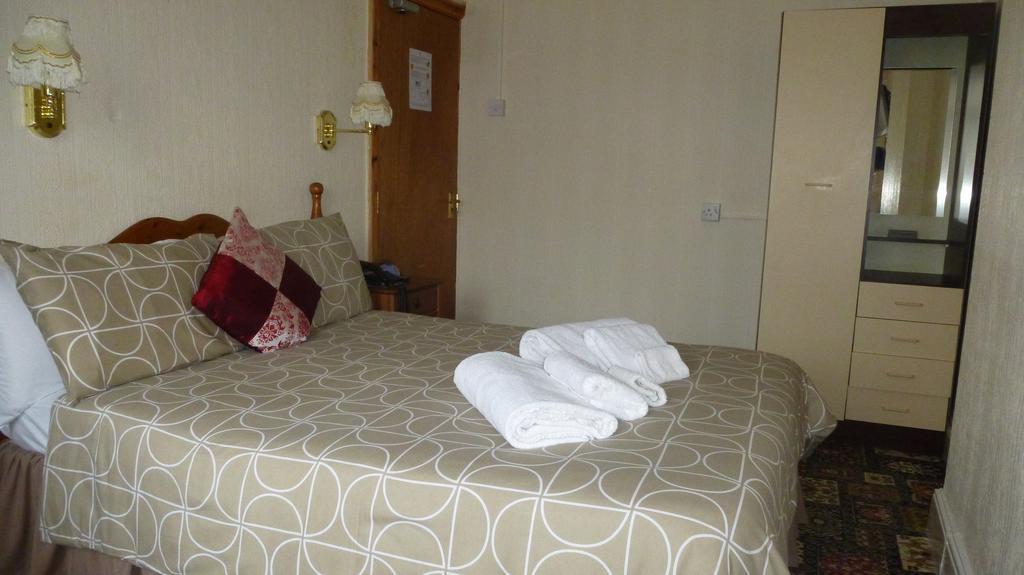 Whitehall Guest House Colwyn Bay Ngoại thất bức ảnh