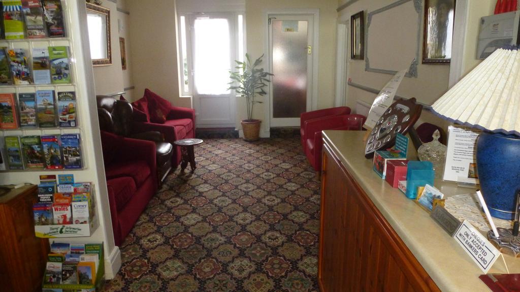 Whitehall Guest House Colwyn Bay Ngoại thất bức ảnh